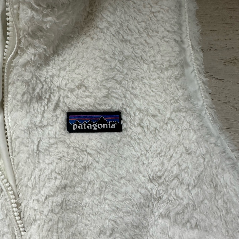 PATAGONIA WHITE VEST - Picture 2 of 3